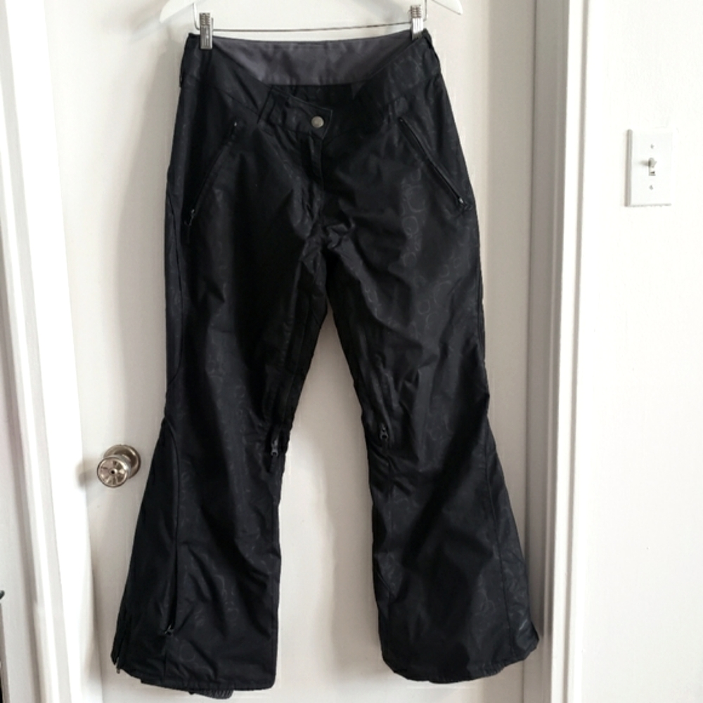 Powderoom Ride Harder Ski Pants Black Damask Pattern Semi Reflective W-M EUC